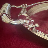 Silver-plated masterpiece: medium-sized oval tray with a noble shine